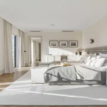 Six bedroom villa with all luxury amenities in Nueva Andalucía, Marbella Picture 4