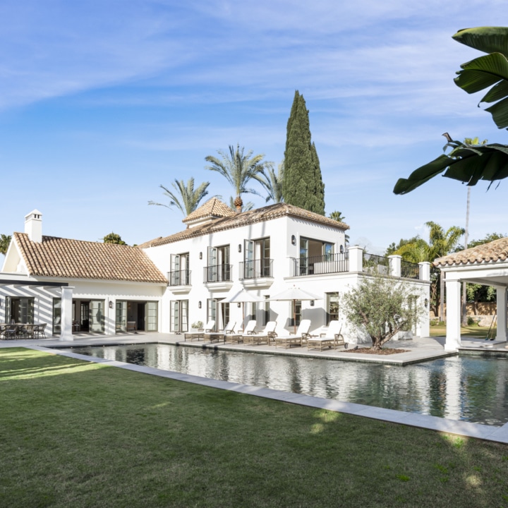 Six bedroom villa with all luxury amenities in Nueva Andalucía, Marbella Picture