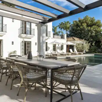 Six bedroom villa with all luxury amenities in Nueva Andalucía, Marbella Picture 2