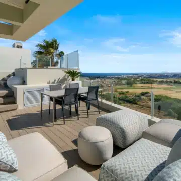 Contemporary villa with modern architecture and panoramic coastal views set in the elevated surroundings of Nueva Andalucía Picture 2