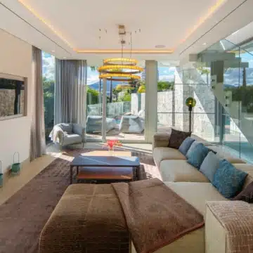 Contemporary villa with modern architecture and panoramic coastal views set in the elevated surroundings of Nueva Andalucía Picture 0