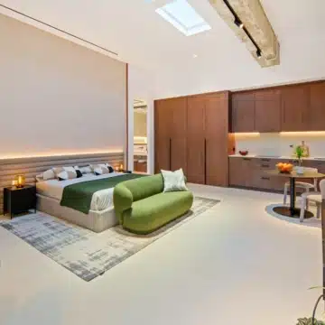 Stylish five bedroom villa with Panoramic Views in Nueva Andalucia, Marbella Picture 2