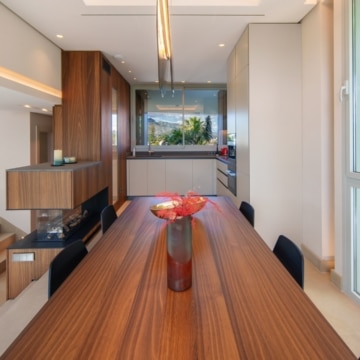 Contemporary villa with modern architecture and panoramic coastal views set in the elevated surroundings of Nueva Andalucía Picture 28