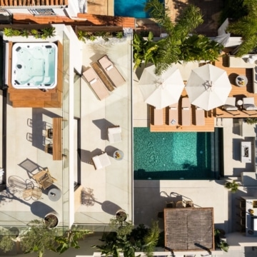 Luxury renovated five bedroom villa with panoramic sea and mountain views in Nueva Andalucía Picture 37