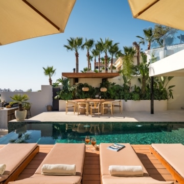 Luxury renovated five bedroom villa with panoramic sea and mountain views in Nueva Andalucía Picture 44
