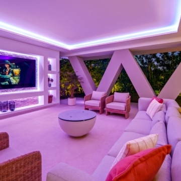 Stylish five bedroom villa with Panoramic Views in Nueva Andalucia, Marbella Picture 53
