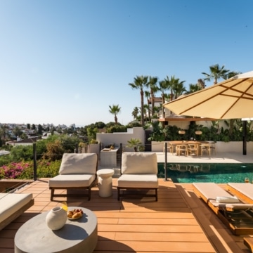 Luxury renovated five bedroom villa with panoramic sea and mountain views in Nueva Andalucía Picture 52