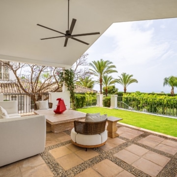 Elegant six-bedroom villa located in the prestigious gated community of Sierra Blanca, Marbella Golden Mile Picture 14
