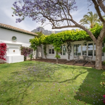 Elegant six-bedroom villa located in the prestigious gated community of Sierra Blanca, Marbella Golden Mile Picture 36
