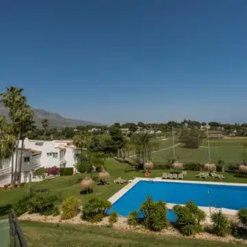 Beautiful 4-bedroom apartment in the prime location of Aloha, Nueva Andalucia Picture 9