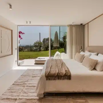 Beautiful 4-bedroom apartment in the prime location of Aloha, Nueva Andalucia Picture 1