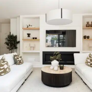 Stunning 3-bedroom apartment in the prestigious gated community of Aldea Blanca, Nueva Andalucia Picture 1