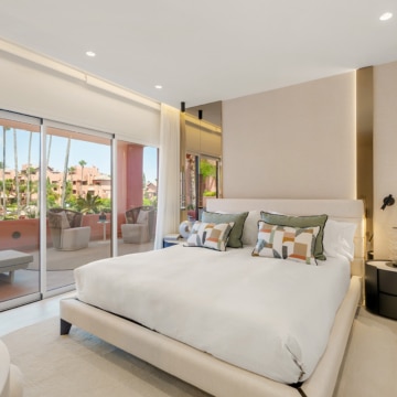 Beautiful renovated beachfront apartment in Cabo Bermejo, Estepona East Picture 20
