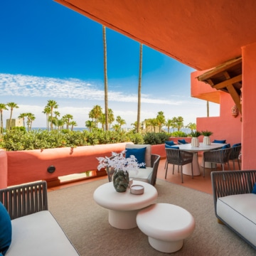 Beautiful renovated beachfront apartment in Cabo Bermejo, Estepona East Picture 10
