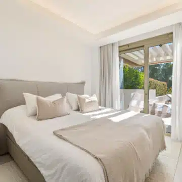 Luxury Groundfloor duplex with private pool in Benalús, Marbella Golden Mile Picture 5