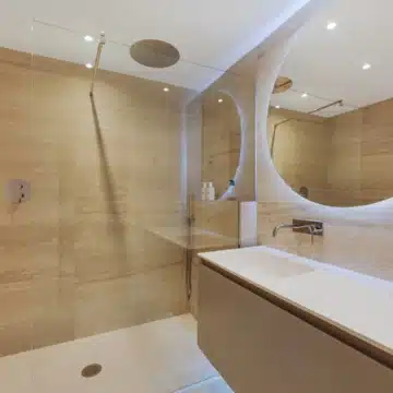 Stylish Designer Townhouse with Panoramic Views in La Quinta Hills, Benahavis Picture 18