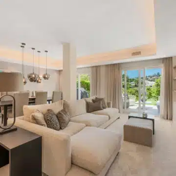 Stylish Designer Townhouse with Panoramic Views in La Quinta Hills, Benahavis Picture 0