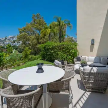Stylish Designer Townhouse with Panoramic Views in La Quinta Hills, Benahavis Picture 26
