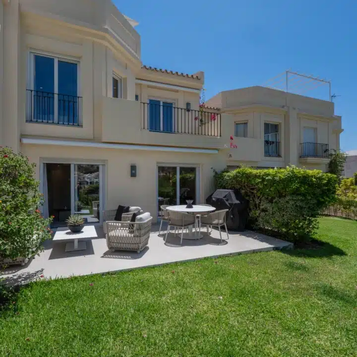 Stylish Designer Townhouse with Panoramic Views in La Quinta Hills, Benahavis Picture