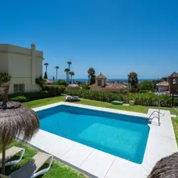 Stylish Designer Townhouse with Panoramic Views in La Quinta Hills, Benahavis Picture 29