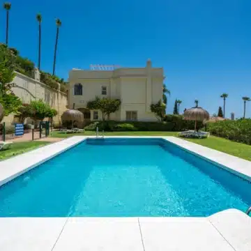 Stylish Designer Townhouse with Panoramic Views in La Quinta Hills, Benahavis Picture 30