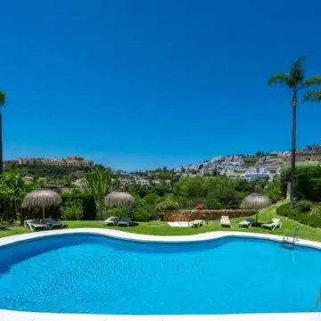 Stylish Designer Townhouse with Panoramic Views in La Quinta Hills, Benahavis Picture 31