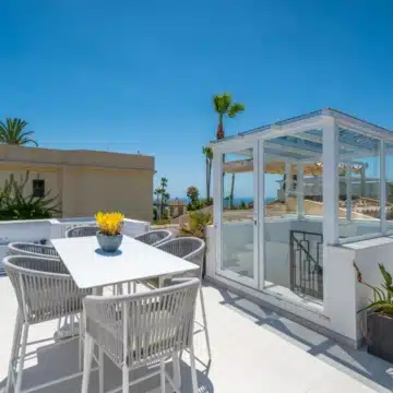 Stylish Designer Townhouse with Panoramic Views in La Quinta Hills, Benahavis Picture 6
