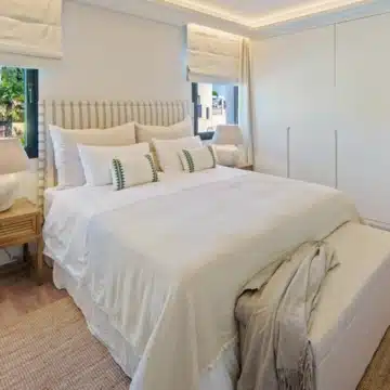 Luxury Five bedrooms frontline golf villa in La Cerquilla, Nueva Andalucía Picture 24