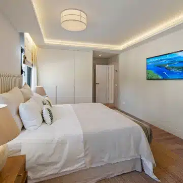 Luxury Five bedrooms frontline golf villa in La Cerquilla, Nueva Andalucía Picture 27