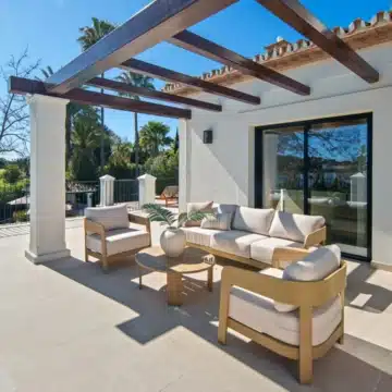 Luxury Five bedrooms frontline golf villa in La Cerquilla, Nueva Andalucía Picture 13