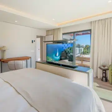Luxury Five bedrooms frontline golf villa in La Cerquilla, Nueva Andalucía Picture 31