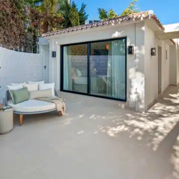 Luxury Five bedrooms frontline golf villa in La Cerquilla, Nueva Andalucía Picture 54