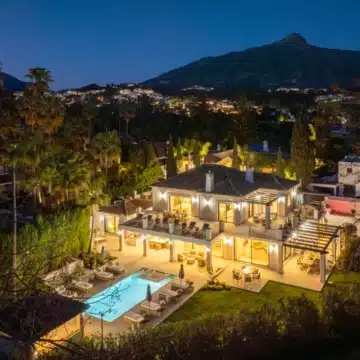Luxury Five bedrooms frontline golf villa in La Cerquilla, Nueva Andalucía Picture 65