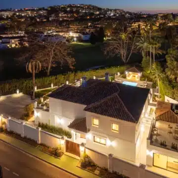 Luxury Five bedrooms frontline golf villa in La Cerquilla, Nueva Andalucía Picture 67