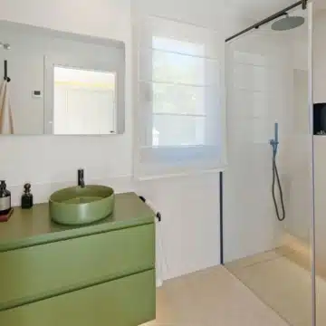 Luxury Five bedrooms frontline golf villa in La Cerquilla, Nueva Andalucía Picture 16
