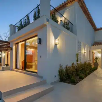 Luxury Five bedrooms frontline golf villa in La Cerquilla, Nueva Andalucía Picture 73