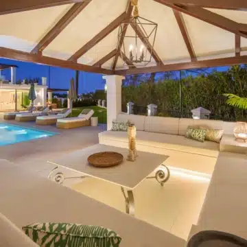 Luxury Five bedrooms frontline golf villa in La Cerquilla, Nueva Andalucía Picture 79