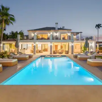 Luxury Five bedrooms frontline golf villa in La Cerquilla, Nueva Andalucía Picture 80