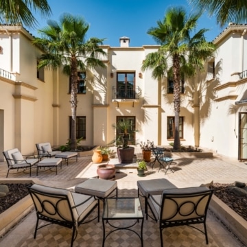 Luxury villa with incredible panoramic sea views in El Velerin, Estepona Picture 22