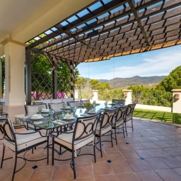 Luxury villa with incredible panoramic sea views in El Velerin, Estepona Picture 24