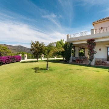 Luxury villa with incredible panoramic sea views in El Velerin, Estepona Picture 31