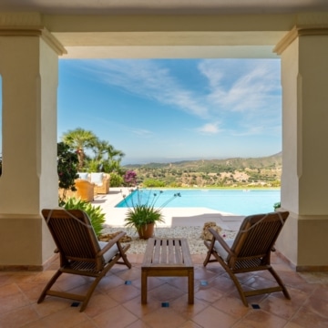 Luxury villa with incredible panoramic sea views in El Velerin, Estepona Picture 19