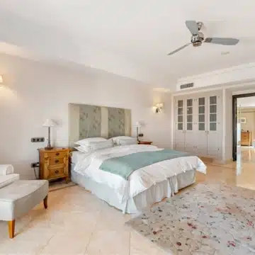Luxury villa with incredible panoramic sea views in El Velerin, Estepona Picture 1