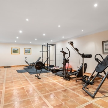 Luxury villa with incredible panoramic sea views in El Velerin, Estepona Picture 45