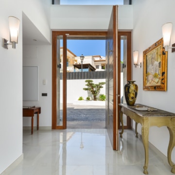 Villa set on an elevated plot with panoramic sea views in La Paloma, Manilva Picture 30
