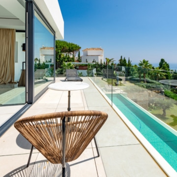 Villa set on an elevated plot with panoramic sea views in La Paloma, Manilva Picture 33