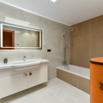 Villa set on an elevated plot with panoramic sea views in La Paloma, Manilva Picture 43