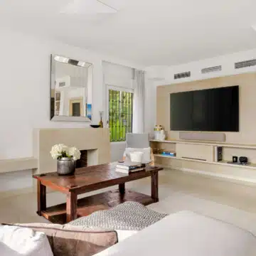 Semi-Detached villa with panoramic mountain views in La Meridiana, Marbella Golden Mile Picture 1
