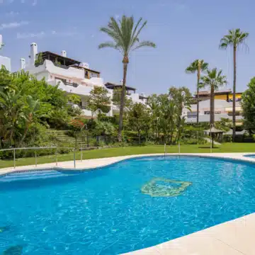 Semi-Detached villa with panoramic mountain views in La Meridiana, Marbella Golden Mile Picture 22