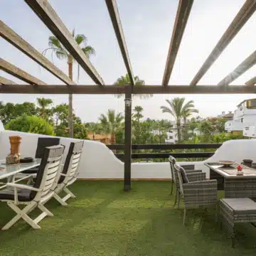 Semi-Detached villa with panoramic mountain views in La Meridiana, Marbella Golden Mile Picture 25